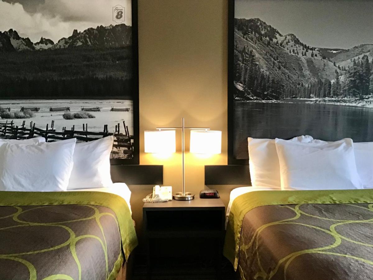 Super 8 By Wyndham Super 8 Blackfoot Esterno foto