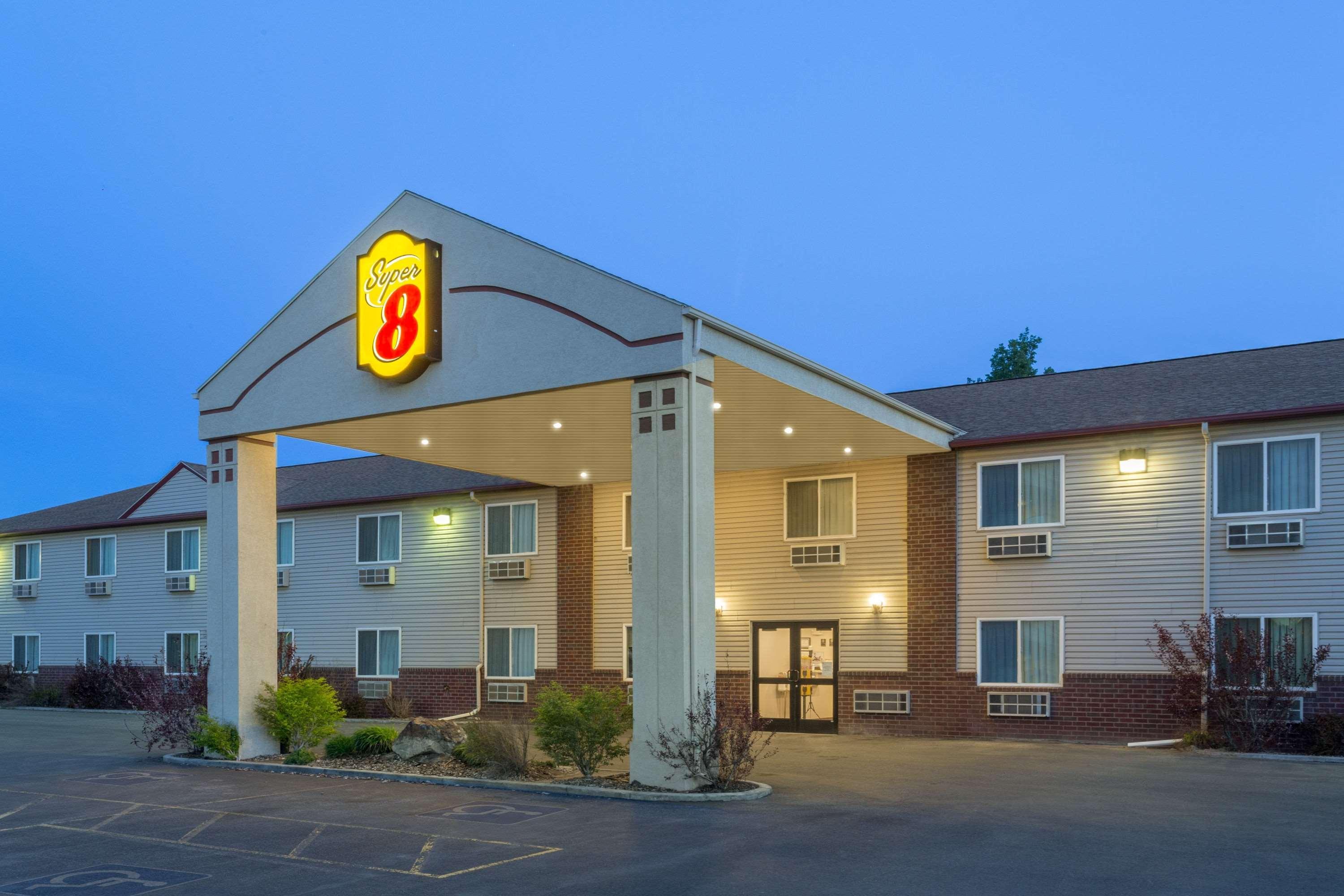 Super 8 By Wyndham Super 8 Blackfoot Esterno foto